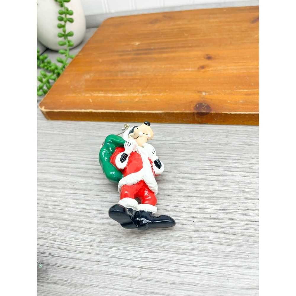 Vintage Disney GOOFY‎ SANTA It's a Small World Ornament Disney World Store 1992 - Picture 5 of 6